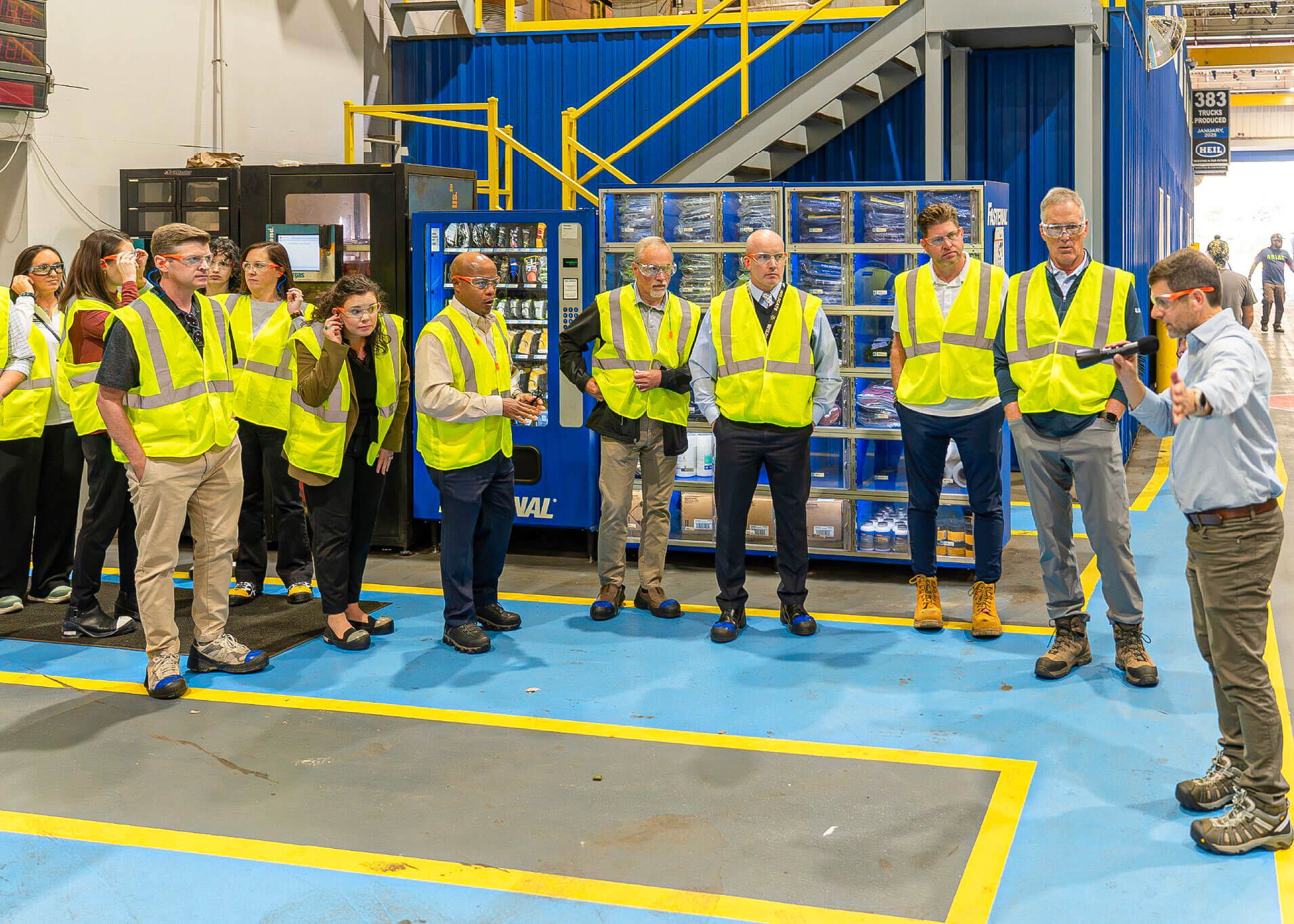 Heil Leading electric refuse truck collection vehicle technology