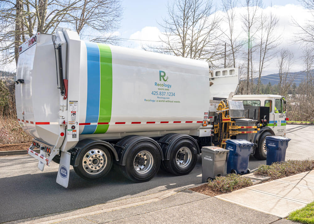 Recology launches Heil Electric sideload garbage truck on Autocar chassis